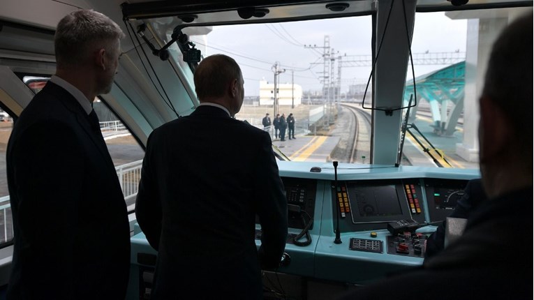 Ukrajina otvorila istragu zbog ruskog vlaka koji je stigao na Krim